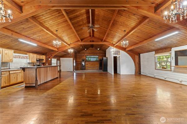 319 N Sanders ST, Chelan, WA 98816