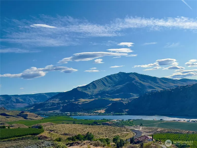 220 Ridge RD, Orondo, WA 98843