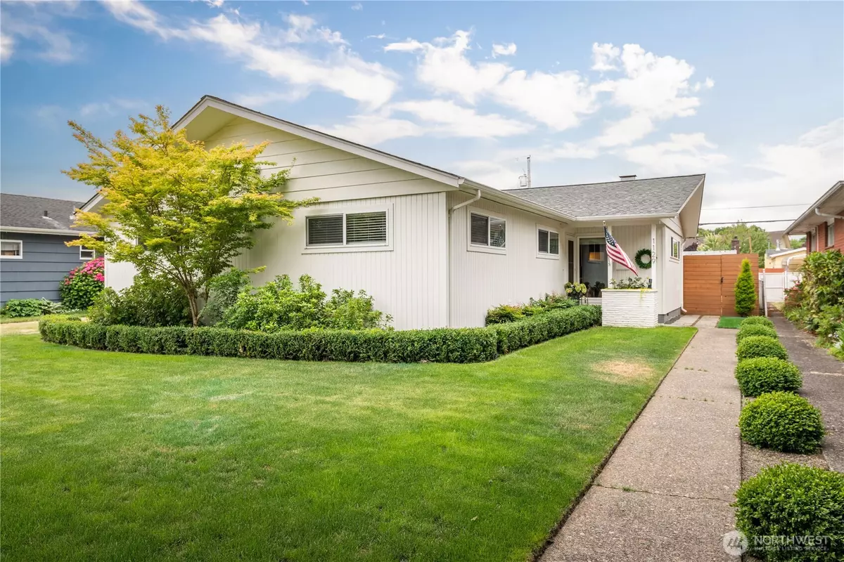 Longview, WA 98632,1129 18th