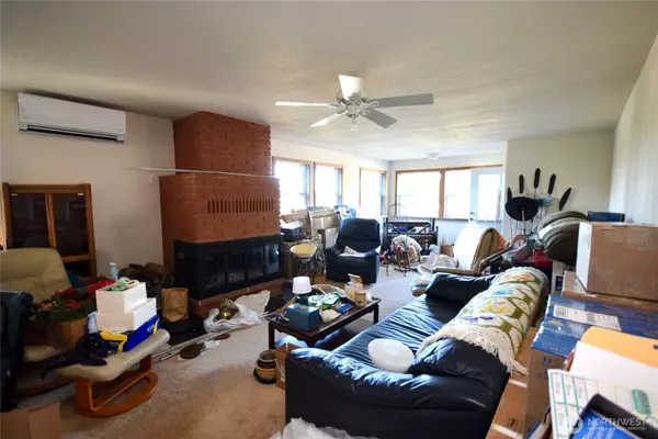 Sequim, WA 98382,990 Madrona WAY