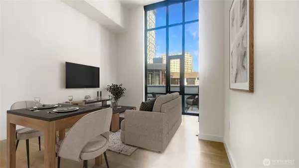 Bellevue, WA 98004,889 Avenue Square NE #209