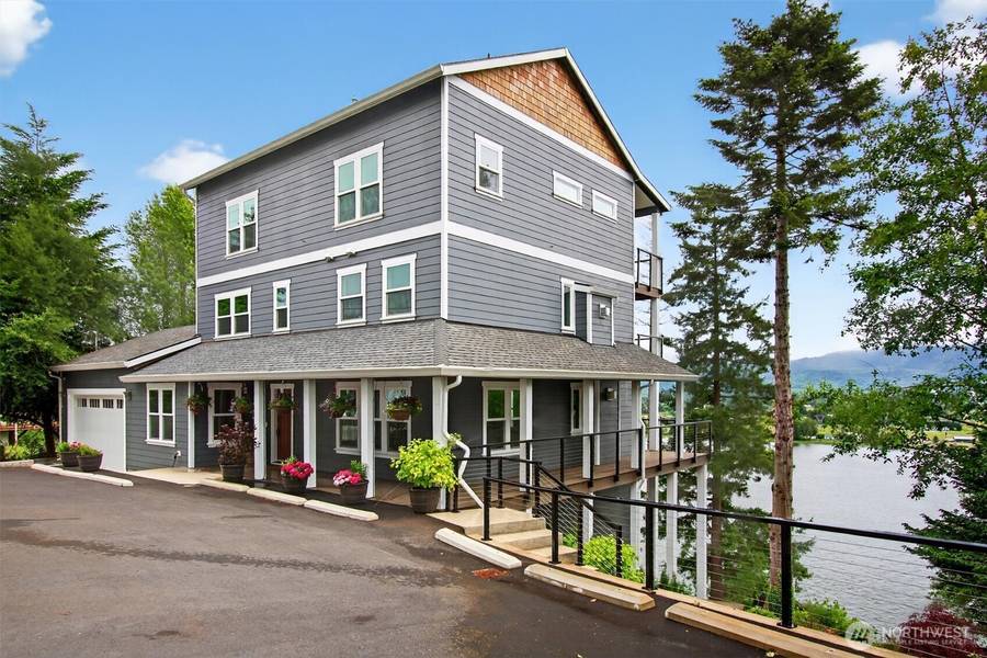 770 Columbia ST, Cathlamet, WA 98612