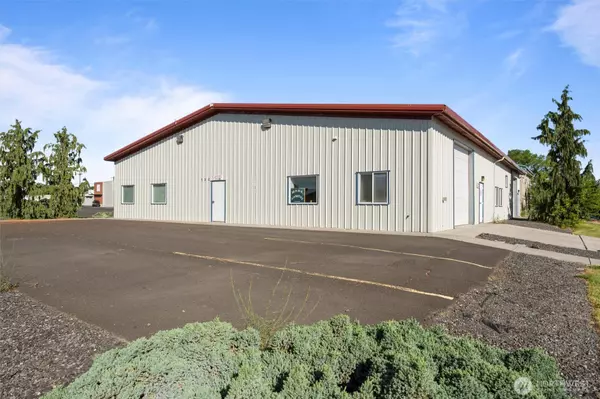 Moses Lake, WA 98837,720 E 3rd AVE