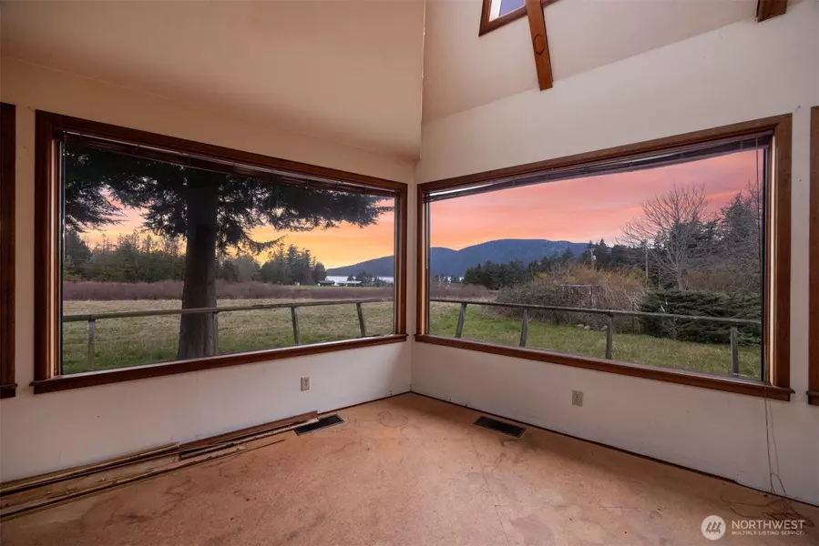 6571 West Shore DR, Anacortes, WA 98221