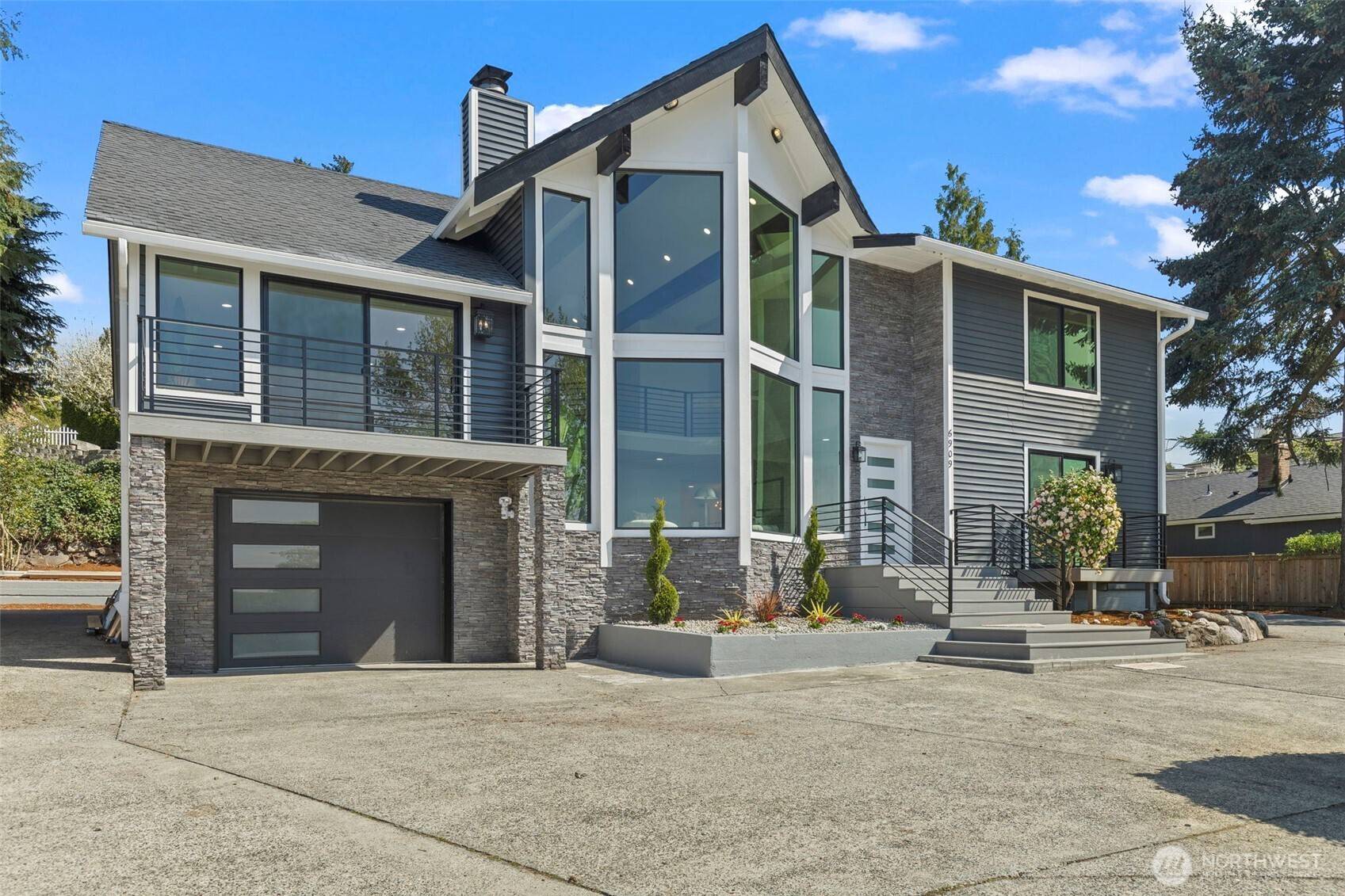 6909 E East Side DR NE, Tacoma, WA 98422