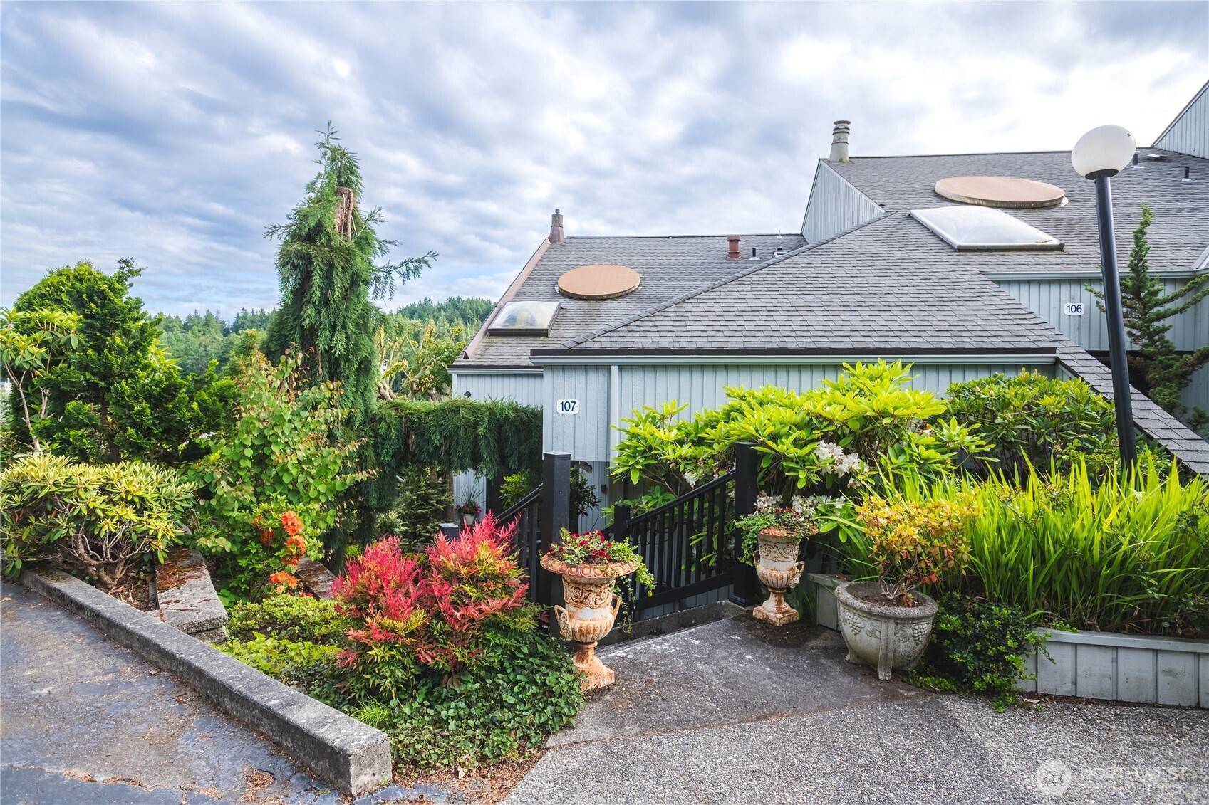 107 Shelter Bay DR, La Conner, WA 98257