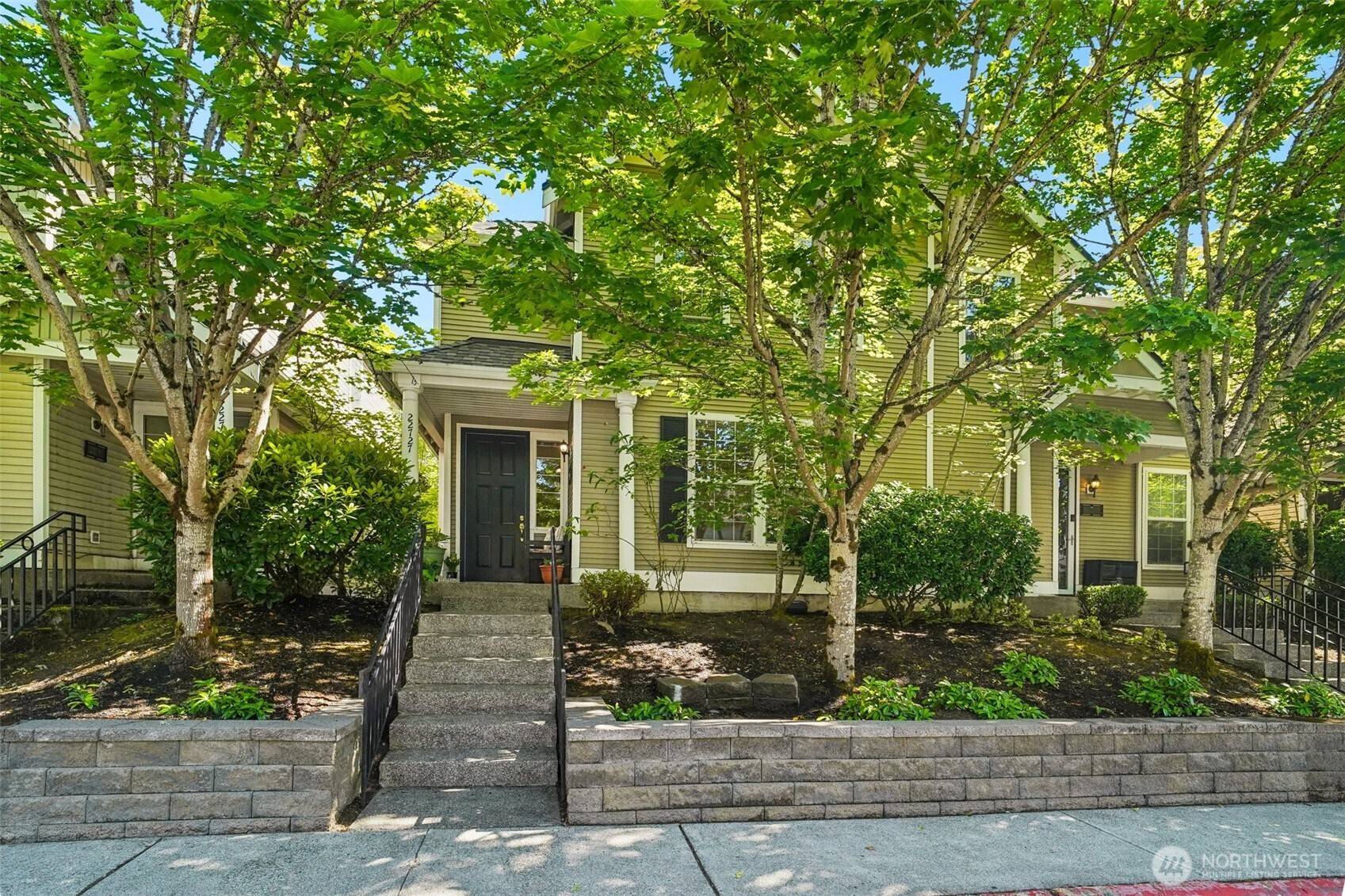 22727 NE 4th PL #117, Sammamish, WA 98074