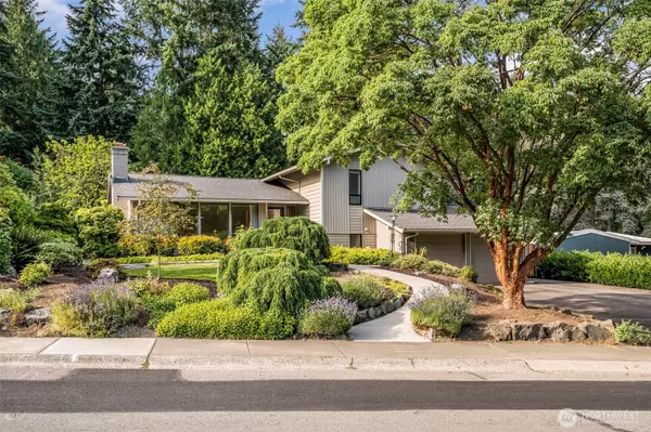12832 NE 32nd ST, Bellevue, WA 98005