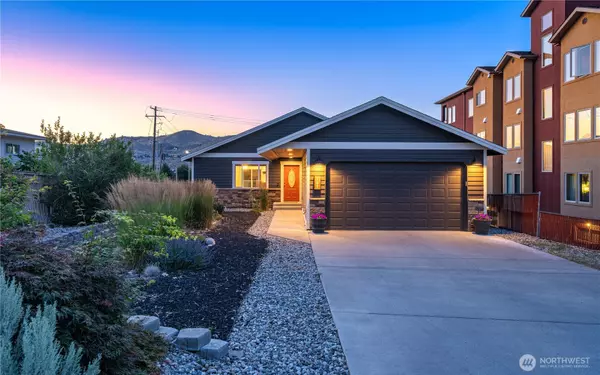 105 E Raymond AVE, Chelan, WA 98816