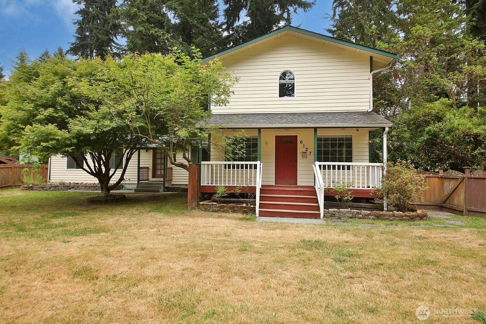 6127 Heather DR, Clinton, WA 98236