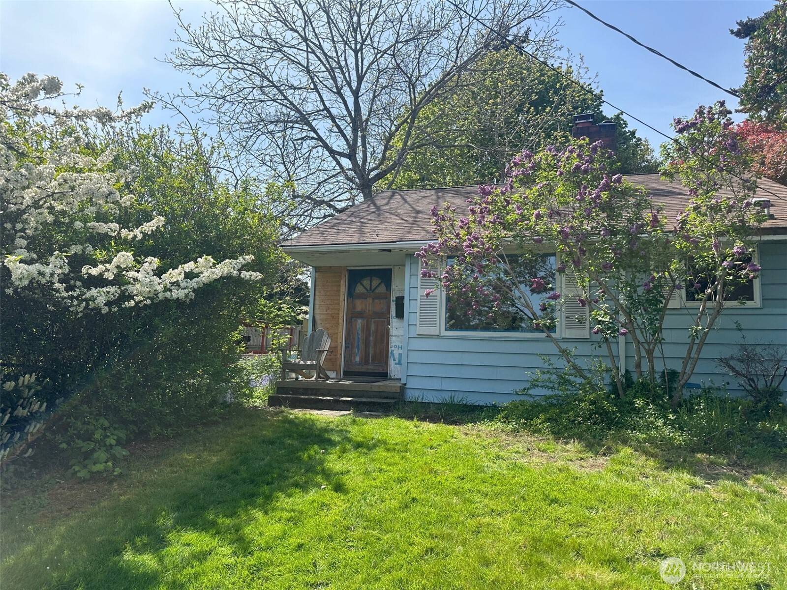 9021 12th AVE SW, Seattle, WA 98106