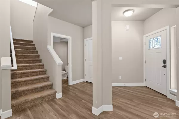 Olympia, WA 98516,909 Burton Ray ST NE