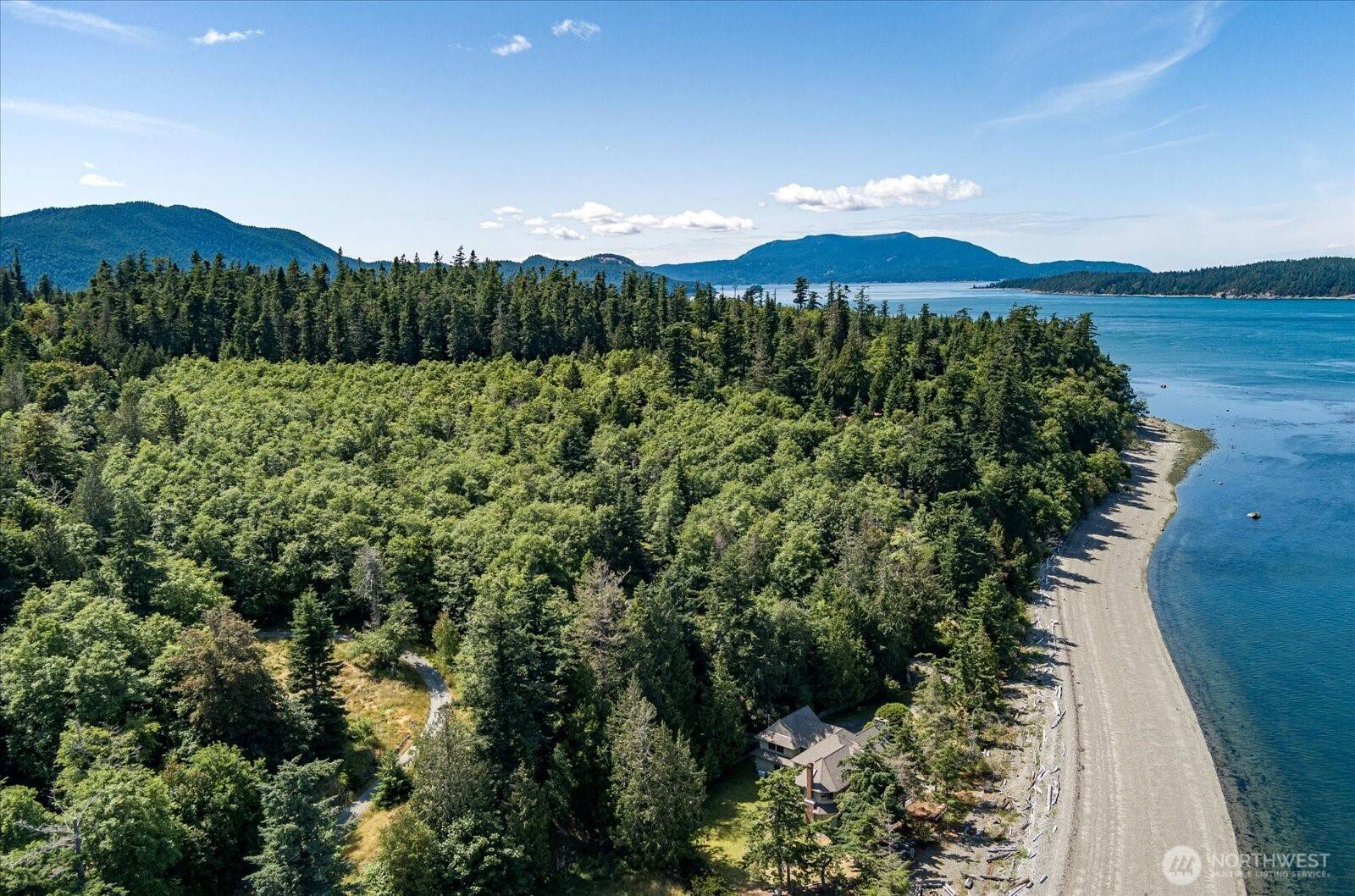 4079 Forest LN, Anacortes, WA 98221