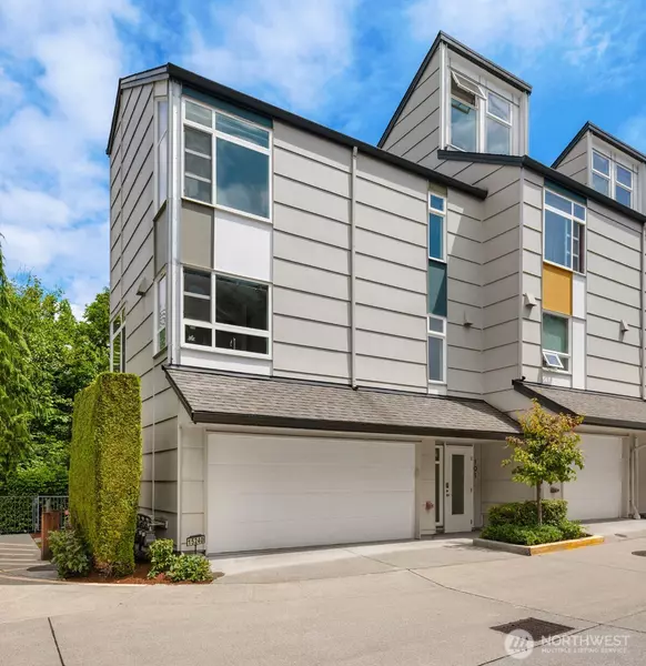 15240 NE 81st WAY #101, Redmond, WA 98052
