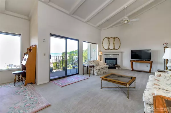 Des Moines, WA 98198,28313 Redondo Way S #304