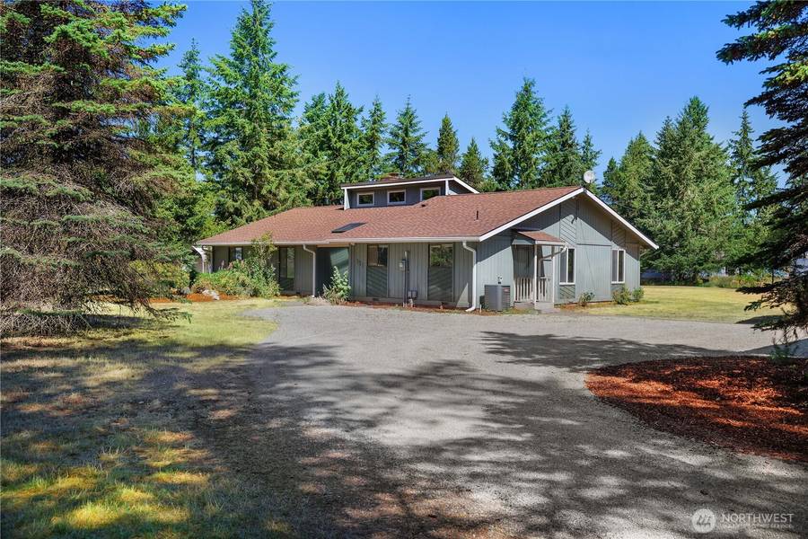 121 E Little Bear LN, Shelton, WA 98584