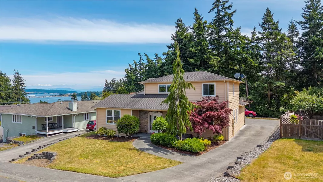 2140 SW Vista Park DR, Oak Harbor, WA 98277