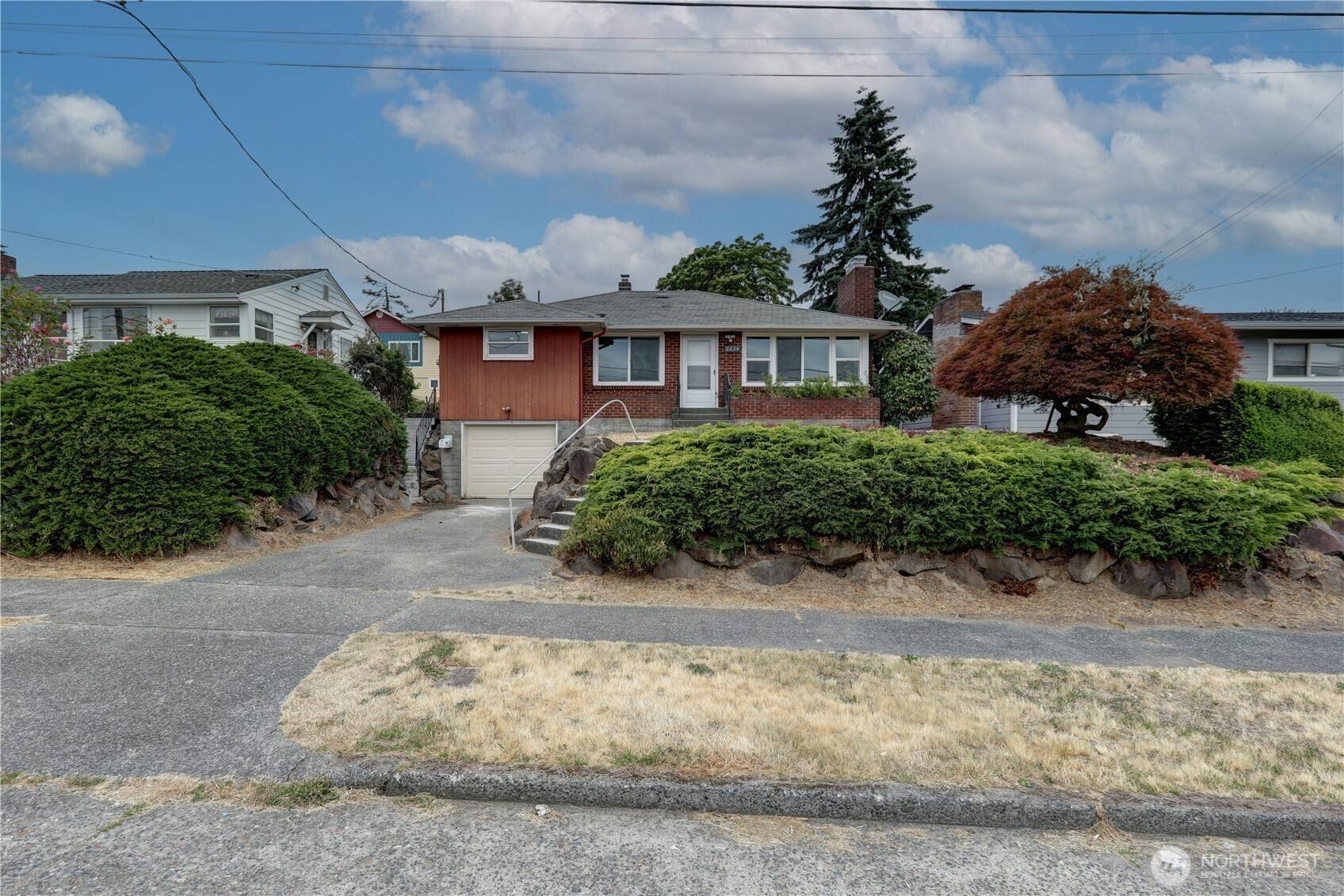 2634 S Holly St, Seattle, WA 98108