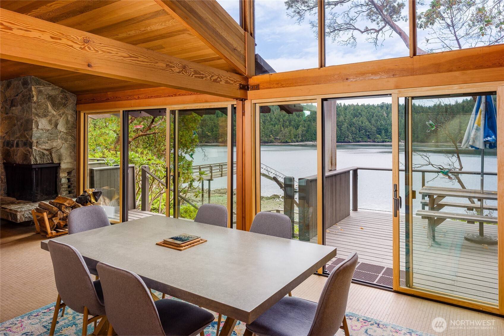 69 Rocky RD, Crane Island, WA 98245