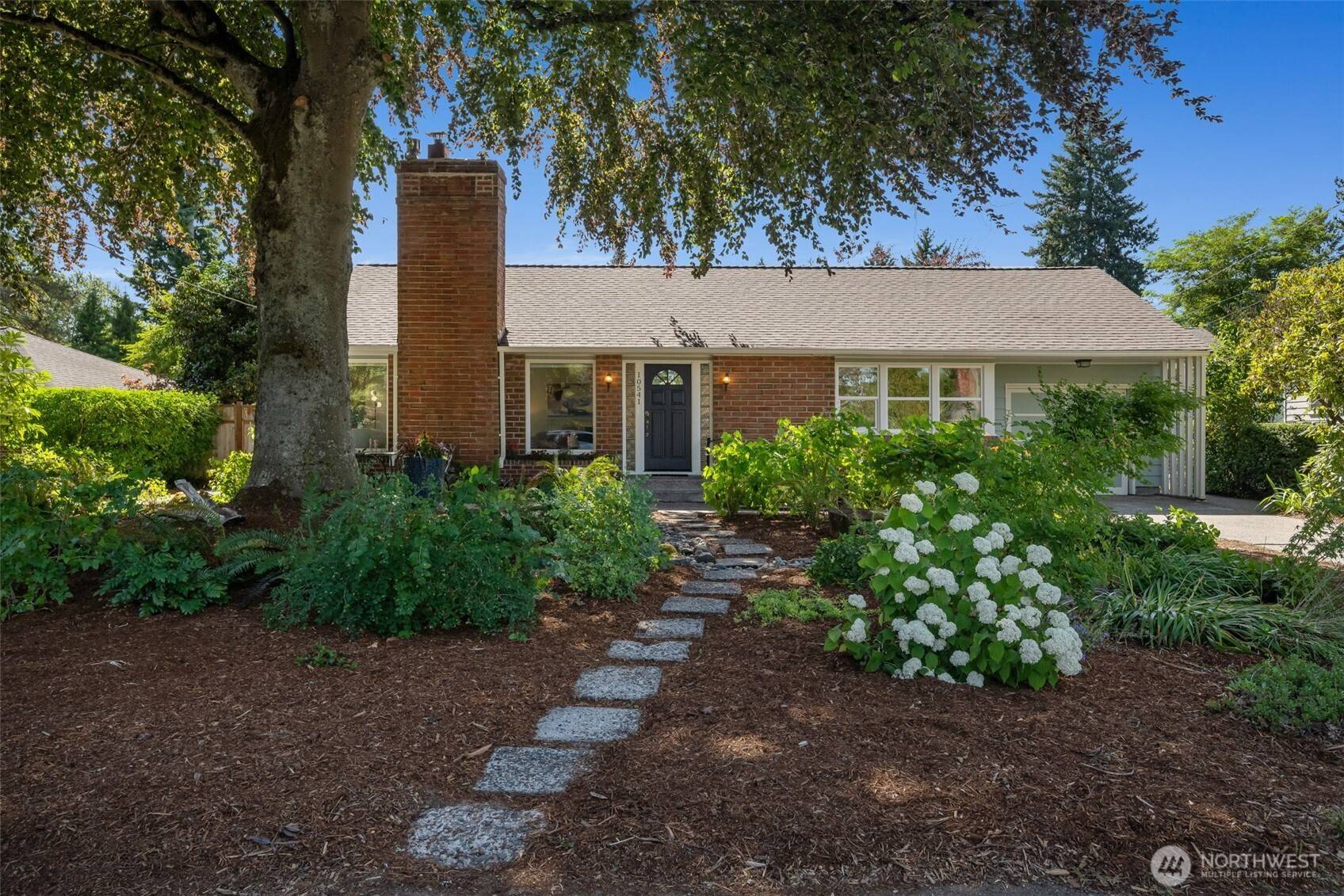 10541 20th AVE NE, Seattle, WA 98125