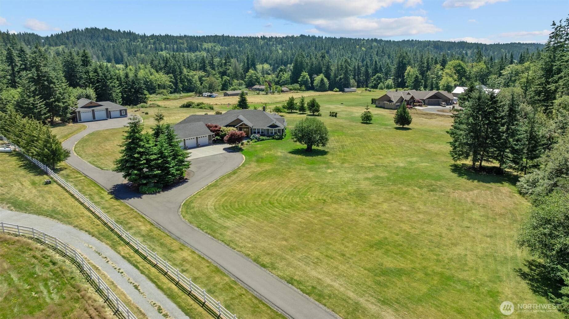 695 Blacktail LN, Camano Island, WA 98282