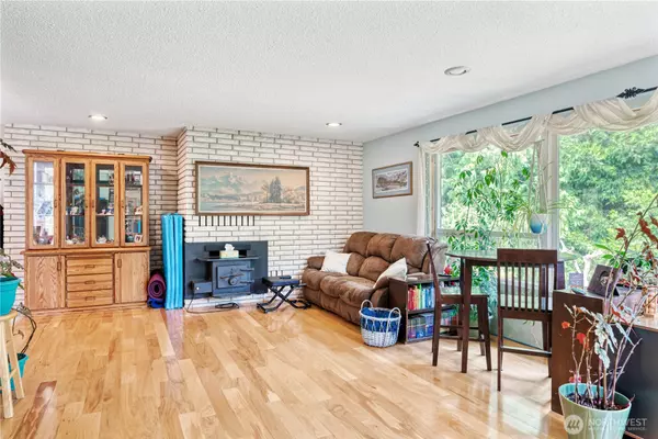 Kelso, WA 98626,2102 Burcham ST