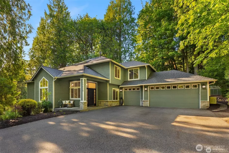 17524 214th AVE NE, Woodinville, WA 98077
