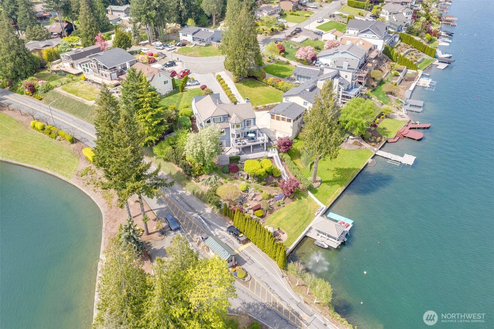 21026 30th Street Ct E, Lake Tapps, WA 98391
