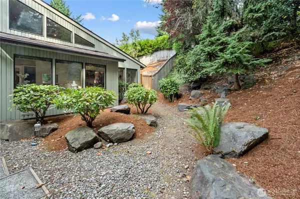 Bellevue, WA 98006,14310 SE 49th ST