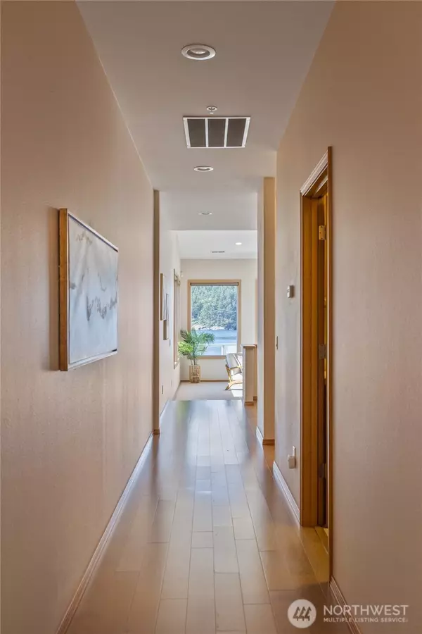 Anacortes, WA 98221,2401 Skyline WAY #203E