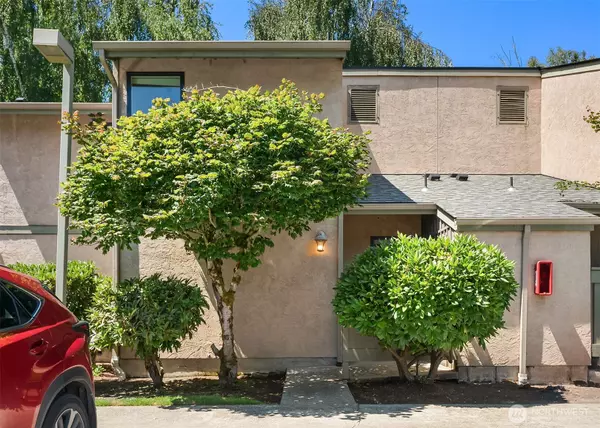 10037 NE 138th PL #D7, Kirkland, WA 98034