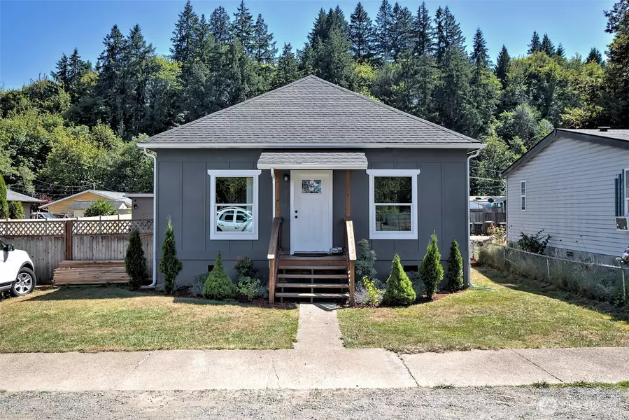 1011 W Cota ST, Shelton, WA 98584