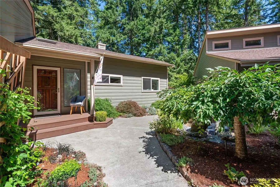 6100 NW Newberry Hill RD, Silverdale, WA 98383