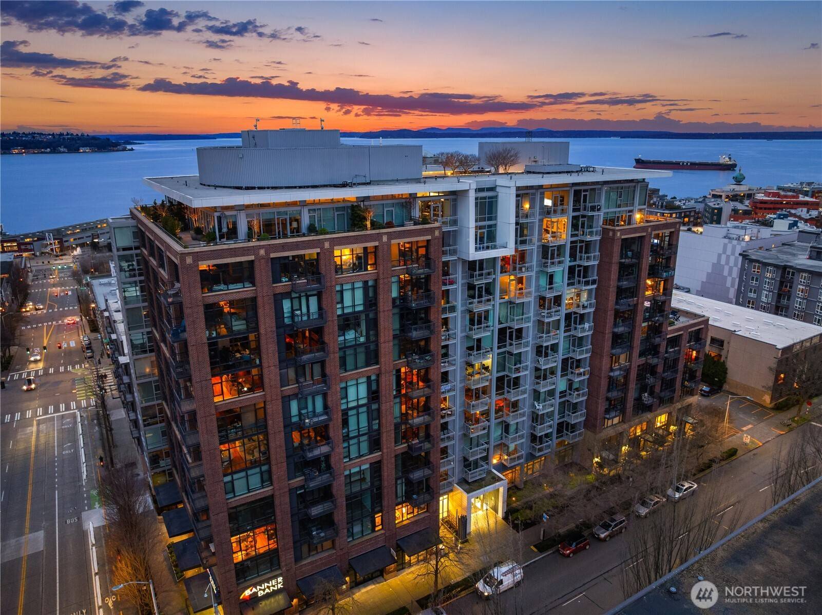 2911 2nd AVE #1117, Seattle, WA 98121