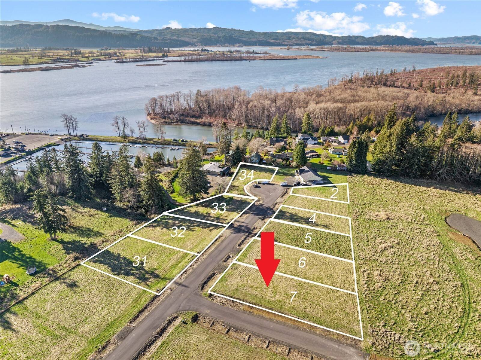 38 Sunnyfield DR, Cathlamet, WA 98612