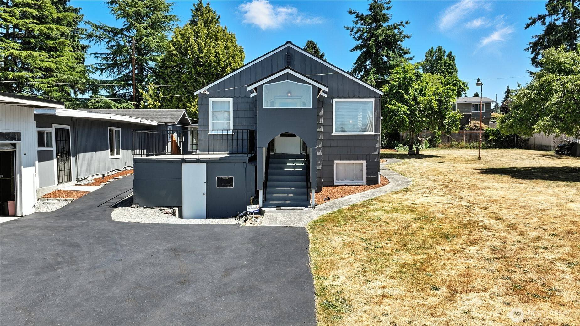 11908 10th AVE SW, Seattle, WA 98146