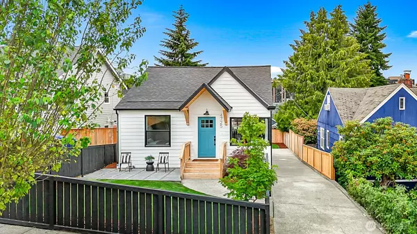 4725 37th AVE SW, Seattle, WA 98126