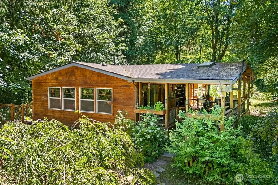 8817 Clearwater LN SE, Port Orchard, WA 98367