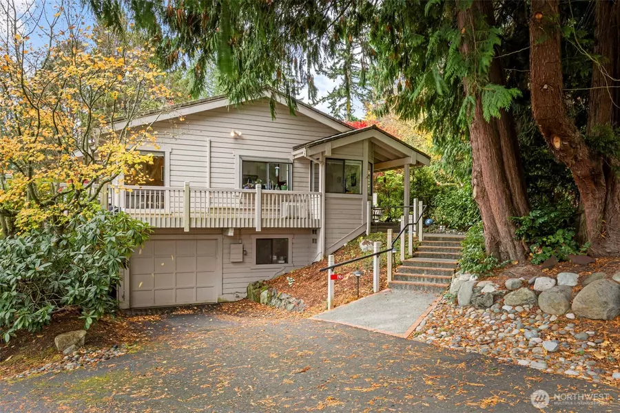 190 Bluffs Dr #1, Port Townsend, WA 98368