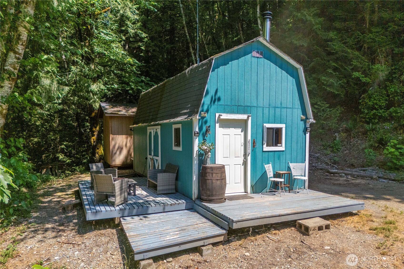 5 Eastside DR, Hoodsport, WA 98548