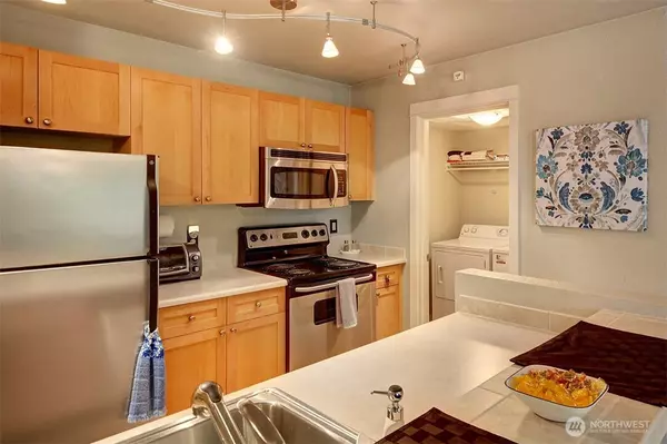 Redmond, WA 98052,9805 Avondale RD NE #T254