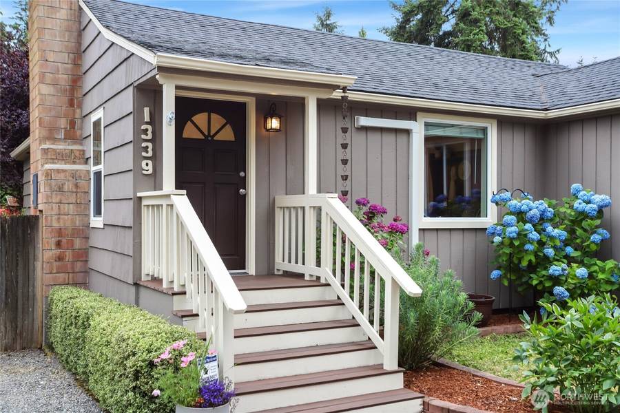 1339 N 167th ST, Shoreline, WA 98133