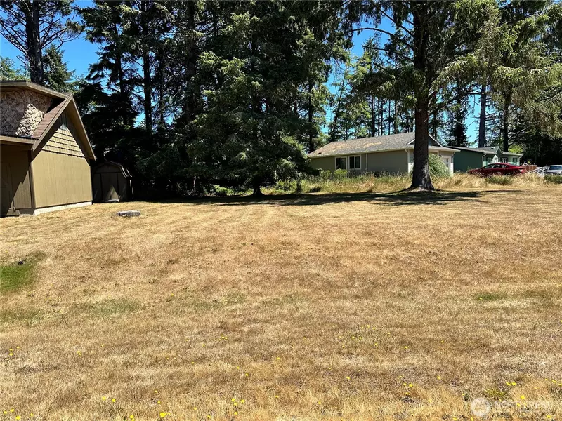 604 Sollecks AVE SE, Ocean Shores, WA 98569