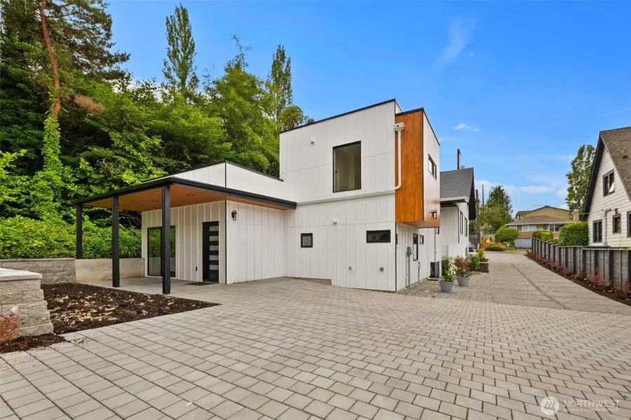 9694 B 51st AVE S, Seattle, WA 98118