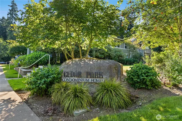 10500 NE 221st LN #202, Redmond, WA 98053