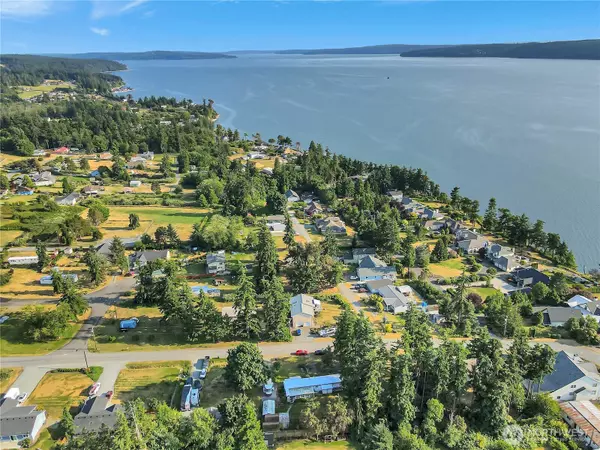 Camano Island, WA 98282,864 Saratoga WAY