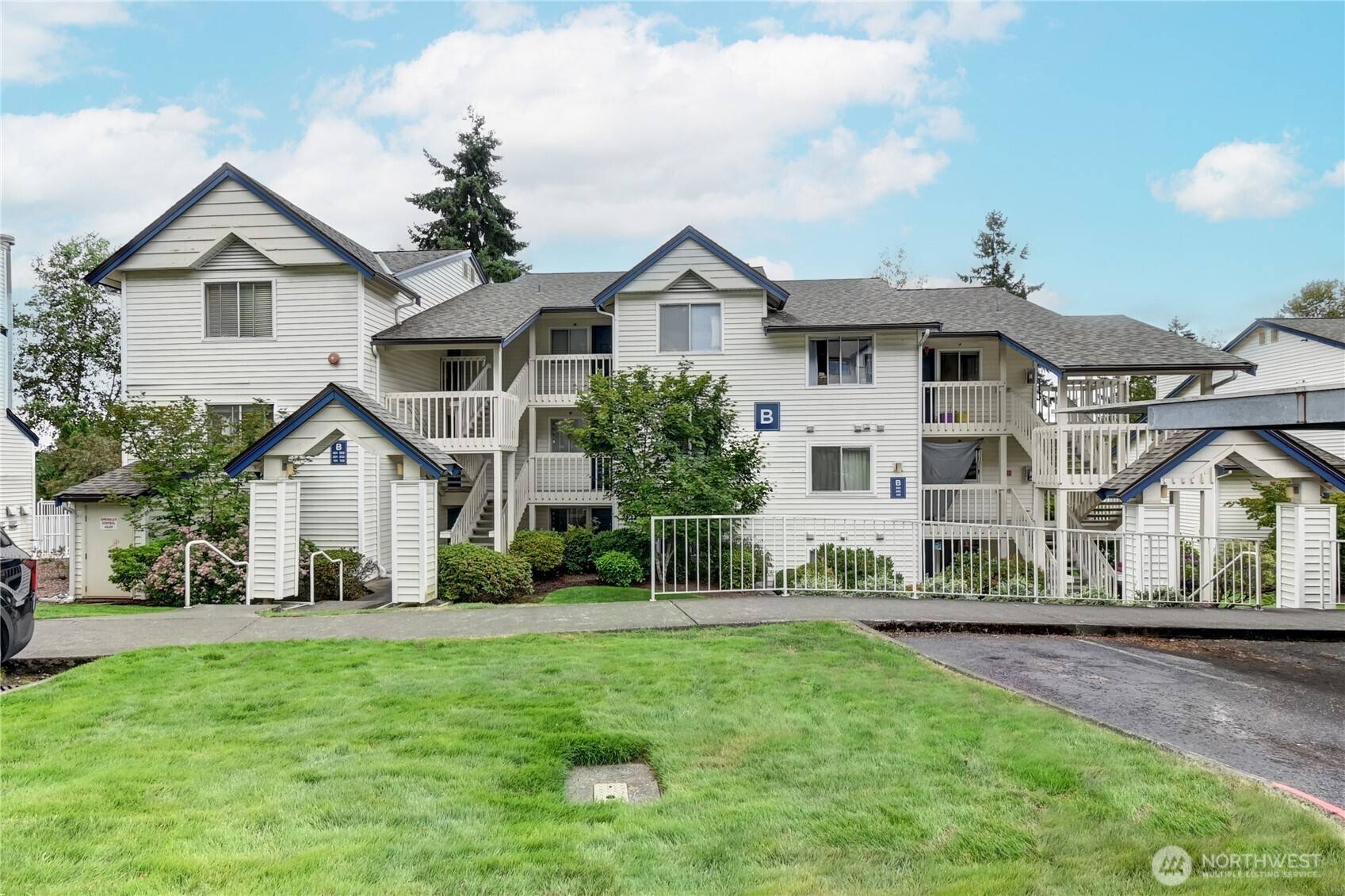 5000 Lake Washington BLVD NE #B201, Renton, WA 98056