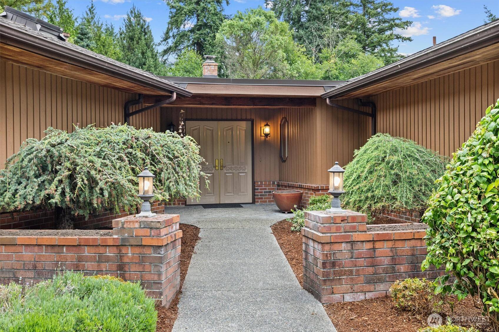 19024 NE 155th ST, Woodinville, WA 98072