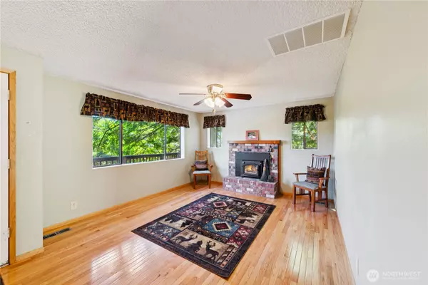 La Conner, WA 98257,629 Shushwap LN