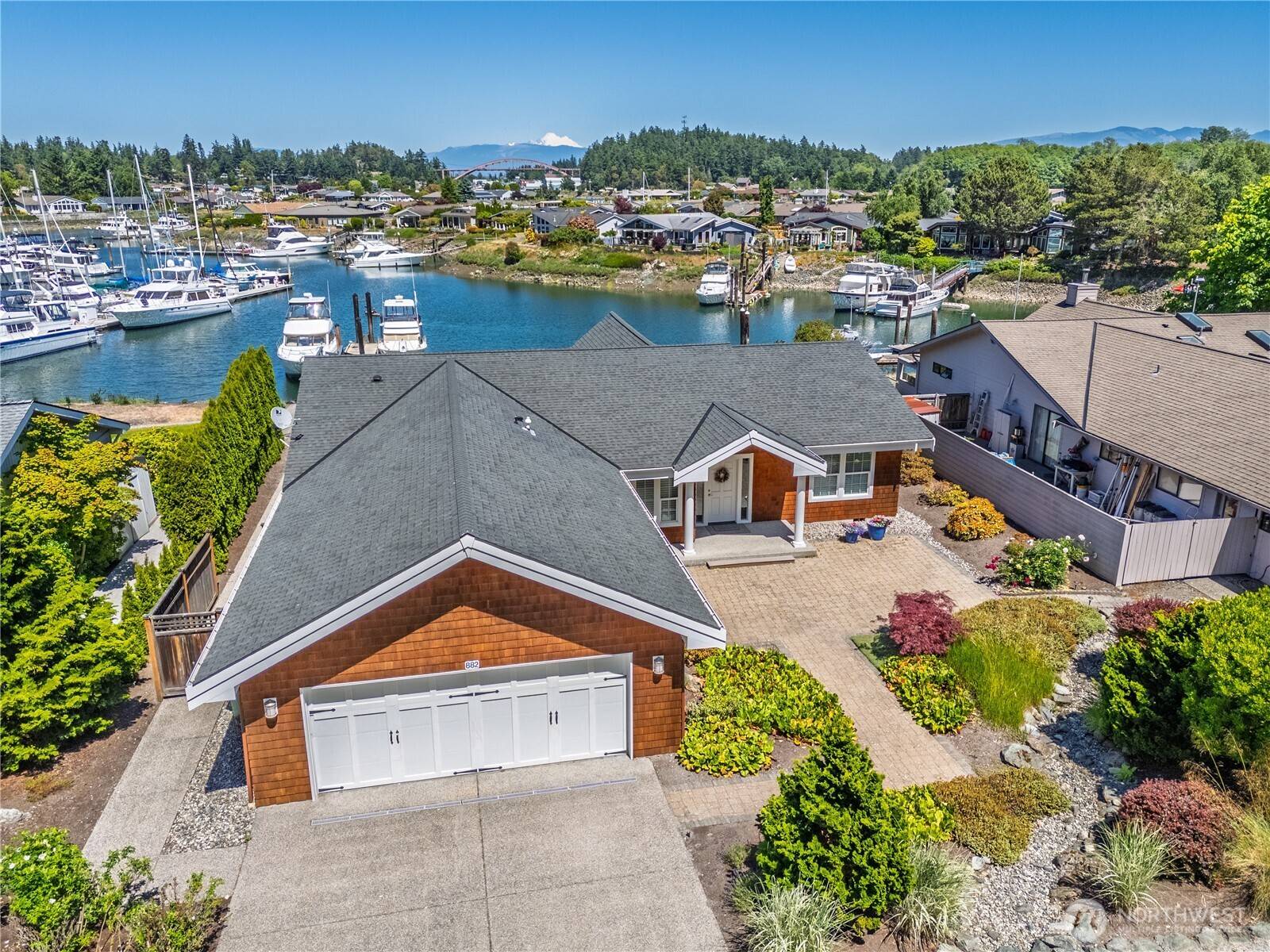 882 Shoshone DR, La Conner, WA 98257